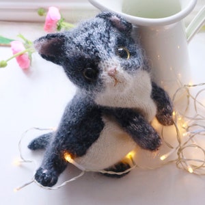 BLACK KITTEN - Knitting Pattern