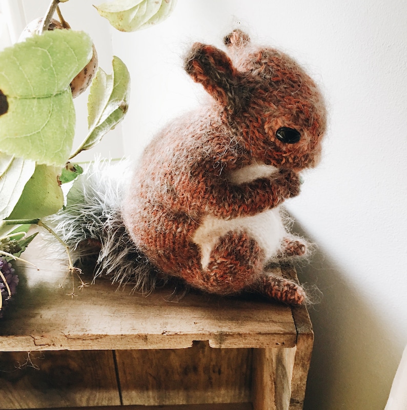 KNITTING PATTERN Red Squirrel image 6