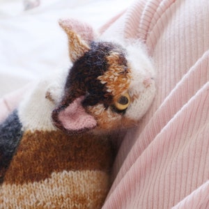 Grey Kitten Calico Cat KNITTING PATTERN image 5