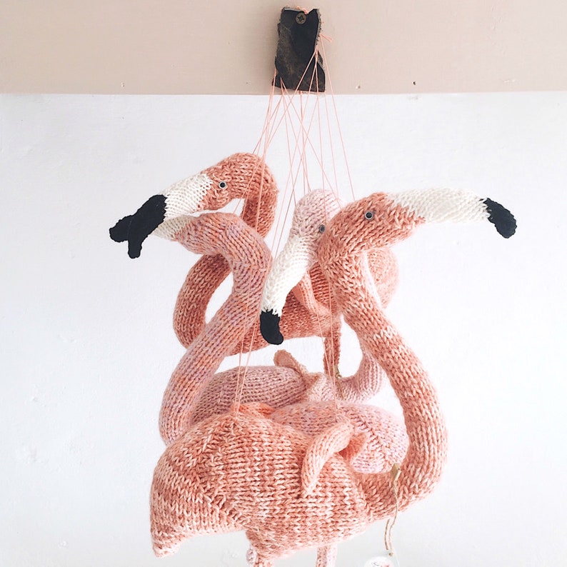 KNITTING PATTERN flamingo image 1