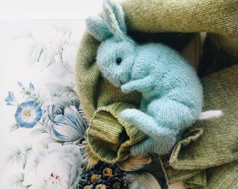 Little Blue Bunny - KNITTING PATTERN