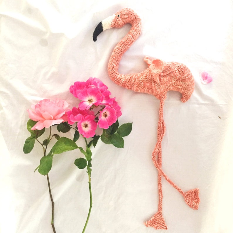 KNITTING PATTERN flamingo image 3