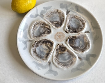 Paar Vintage-Austernteller aus Saint-Amand – französische Keramik, Meeresfrüchte-Service, Retro-Teller mit Fächern – Geschirr