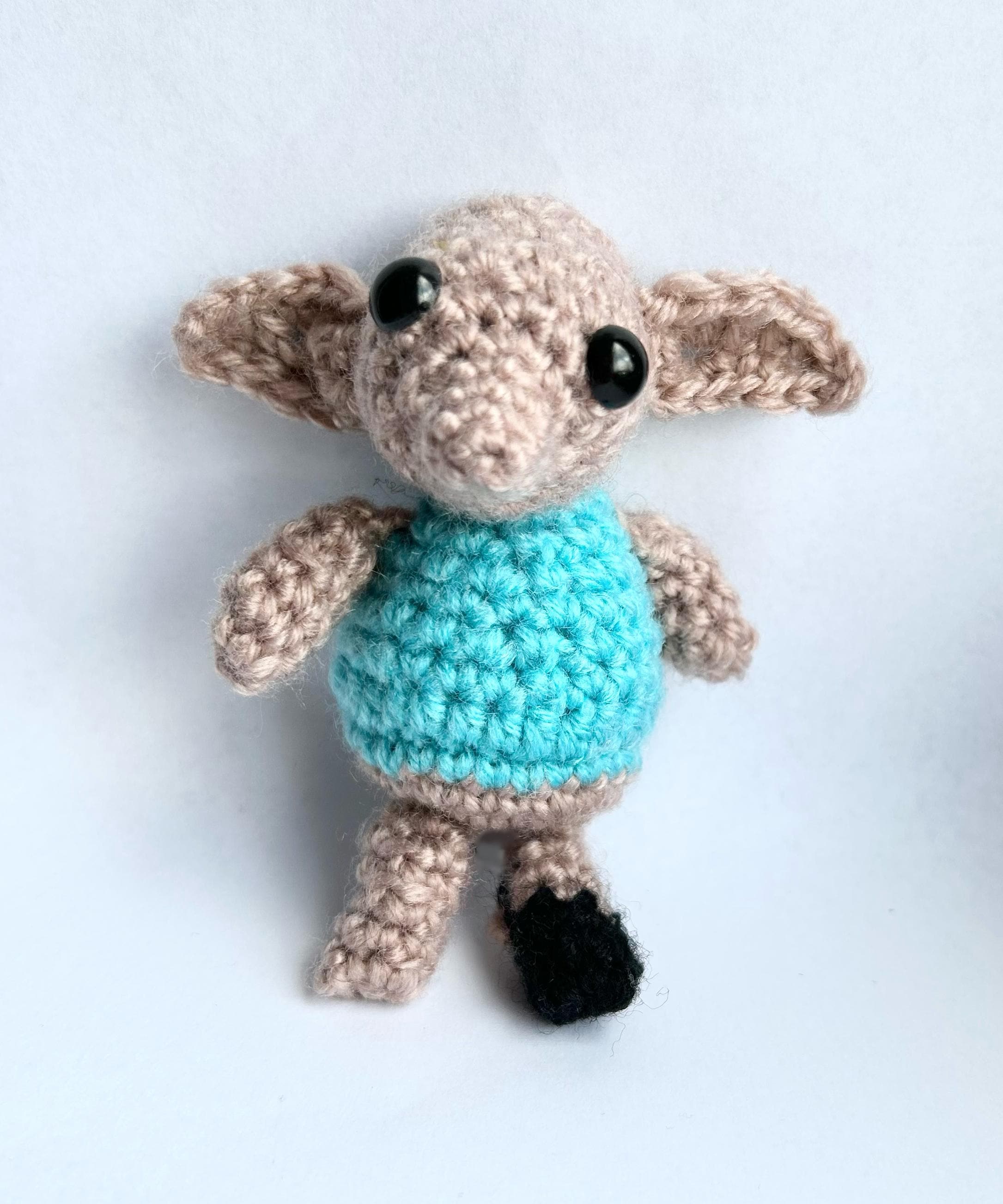 30 Dobby Crochet Patterns for Harry Potter Fans 1 Pillowcase Dobby Crochet Pattern