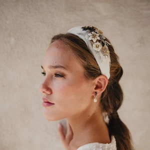 Elegant Feather Headband: Personalized Bridal Headpiece with Veil Option for Weddings & Special Events