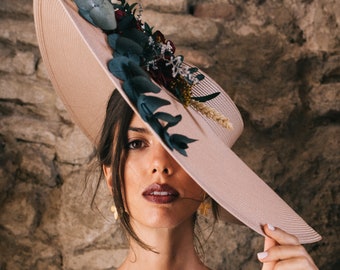 Chapeau d’invité de mariage. Casque floral fait à la main. Bibi de mariée pour dames modernes. Chapeaux derby pour femmes. Chapeau de course Royal ascot. Bibi crème ivoire