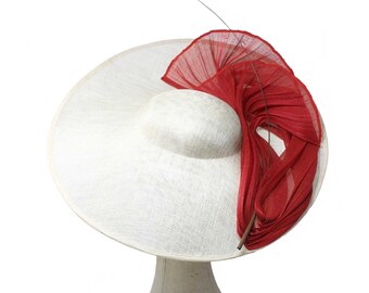 Chapeau d'invité de mariage. Chapeau Royal Ascot. Chapeaux derby pour femmes. Coupe de Melbourne. Coiffes et chapeaux. Artisan. Chapeau soucoupe.