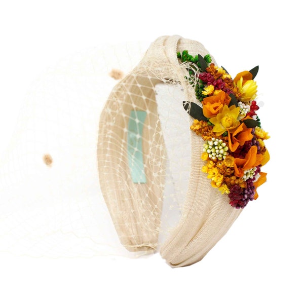 Knotted headband for women. Wedding flower headband. Knot headband for wedding. Elegant wedding accessory. Embellished headband.