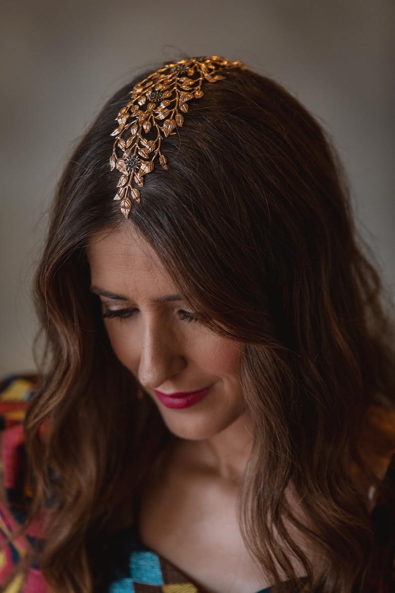 Elegant Leaf Headpiece: Handmade Wedding Hair Accessory with Black Accents image 2