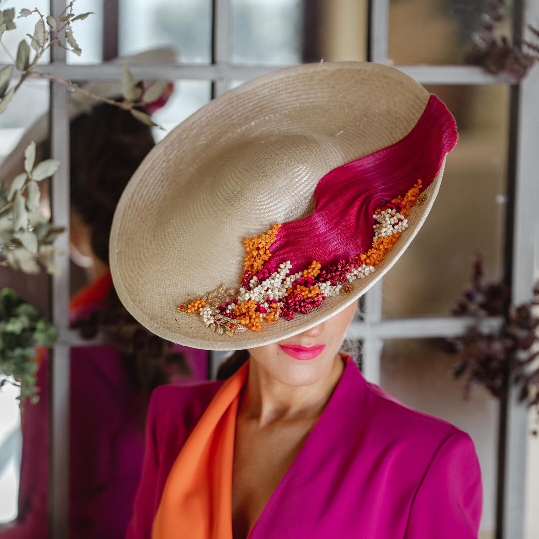 Chapeau Fascinator Rose Pâle Large Bord – Idéal Mariage, Royal Ascot, Orchidées, Taille 55cm