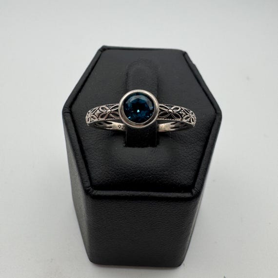 Brilliant Blue Sterling silver stackable solitair… - image 13