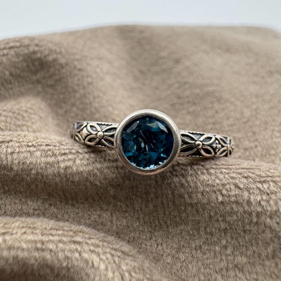 Brilliant Blue Sterling silver stackable solitair… - image 2