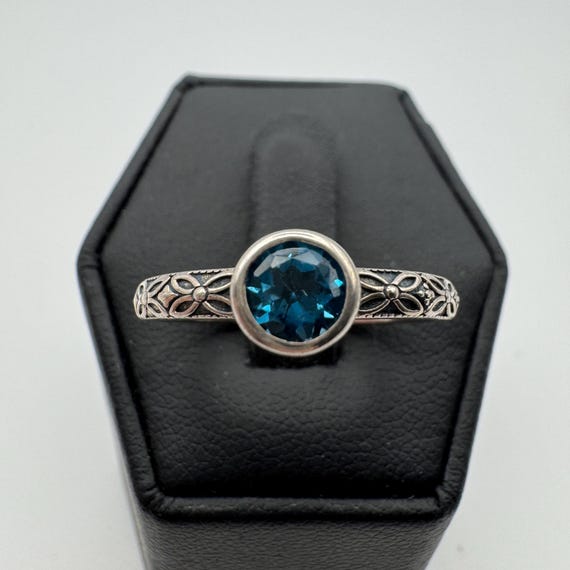 Brilliant Blue Sterling silver stackable solitair… - image 1