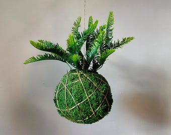 Palla di muschio Kokedama fatta a mano con felce artificiale - Decorazione foresta bohémien