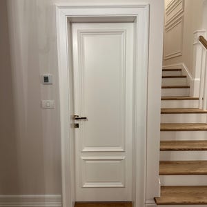 Porte intérieure en bois massif avec cadre et encadrement - Dimensions personnalisées - Finition peinte