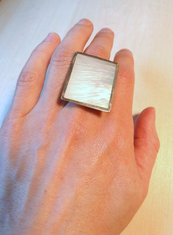 Mother of Pearl. Sterling Silver Ring
