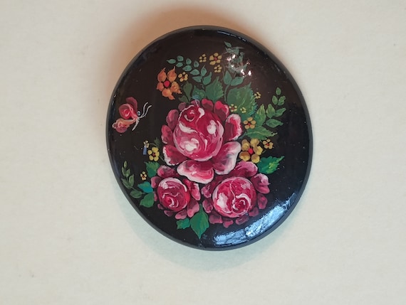 1970s Hand Painted Floral Ukrainian  brooch - image 4