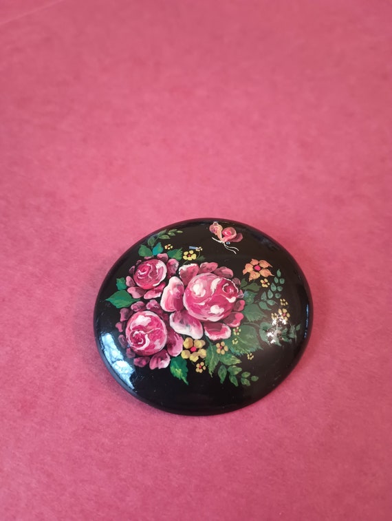 1970s Hand Painted Floral Ukrainian  brooch - image 3