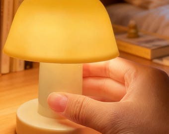 Lámpara de mesa con forma de hongo, luz LED nocturna, decoración de ambiente para mesita de noche, de plástico, alimentada por batería, suave brillo, ayuda para dormir, pieza decorativa.