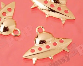 Gold Tone Alloy UFO Spaceship Charm, Space Charm, Spaceship Pendant, Outer Space Charm, Alien Ship 22mm x 6mm  (R10-002)