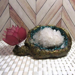 Geode Planter/real geode/Quartz/air Plant holder