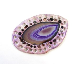 Lavender and white Banded Agate Slice Basket Base/Hand Crafted/Epoxy Clay/amethyst gem stones