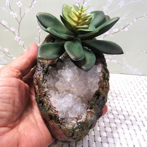 Natural Quartz Cement Geode Planter/plant arrangement//Table top display/Nature #28