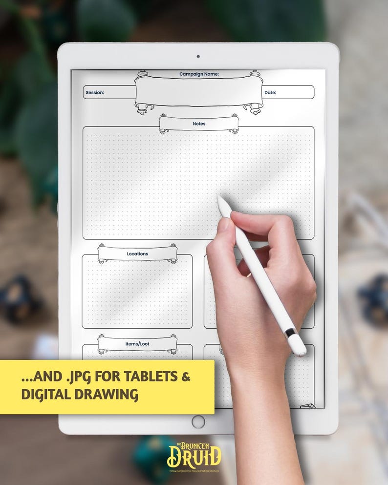 Puede incluir: Una tableta blanca que muestra un dise&ntilde;o de planificador digital con secciones para sesi&oacute;n, nombre de la campa&ntilde;a, notas, ubicaciones, objetos/bot&iacute;n y fecha. El texto dice "...AND .JPG FOR TABLETS & DIGITAL DRAWING". Una mano sostiene un l&aacute;piz &oacute;ptico blanco sobre la pantalla. El logotipo de Drunken Druid est&aacute; en la parte inferior.
