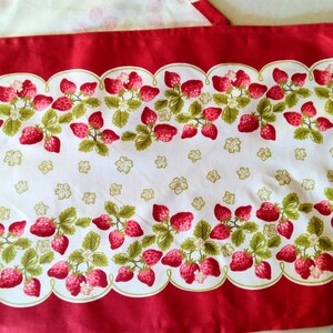 Table Runner STRAWBERRY 52 &quot; x 17&quot; Border print cottage core