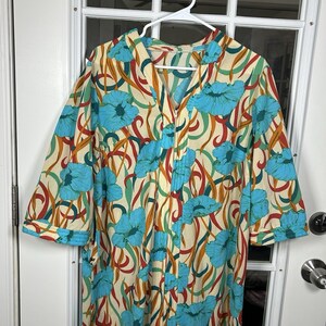 Bata de casa vintage Sears Take-a-Long de los años 60 y 70, color turquesa con estampado floral, talla S/M