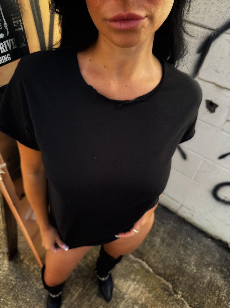 ROAD RASH RAW edge black tee