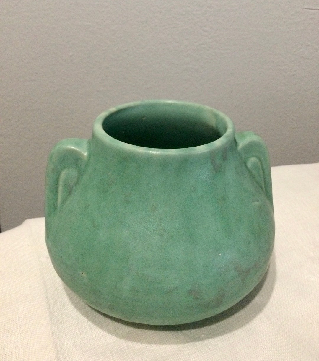 Vintage 1930s Brush Mccoy Art Pottery Flower Vase Green Matte Mottled