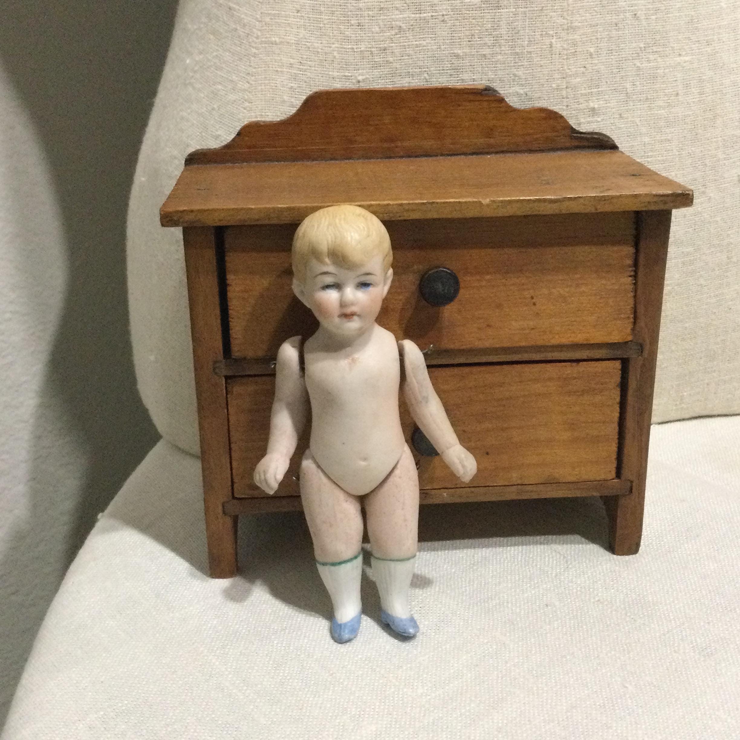 antique baby doll ୨୧ * 小さな陶器製 の女の子 antique baby doll