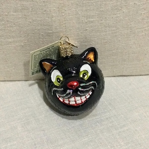 Adorno de Halloween “Gato Sonriente” ~ Navidad Tradicional de la Familia Merck ~ 2003 (Descatalogado con etiqueta)
