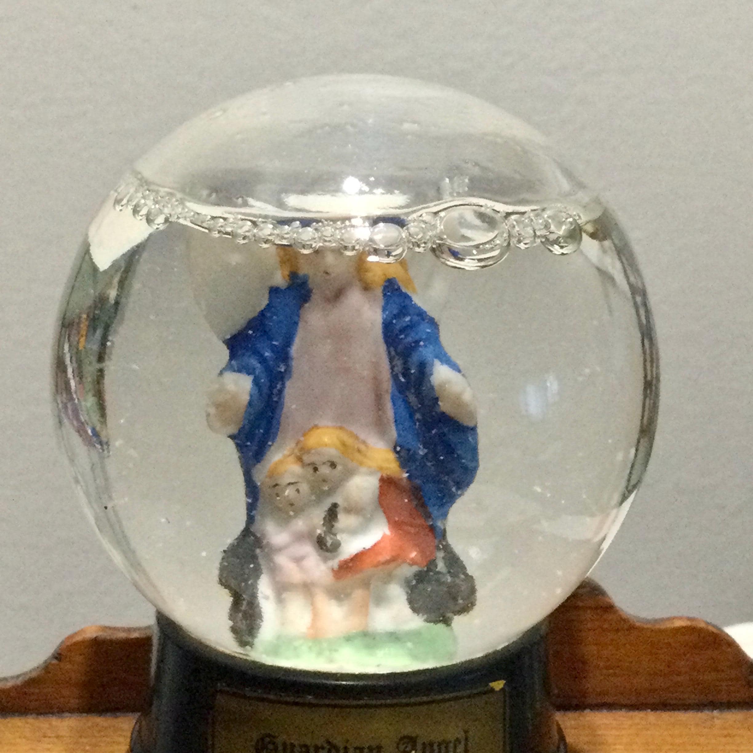 希少なヴィンテージガラス製スノードーム、ペイントされた素焼きの守護