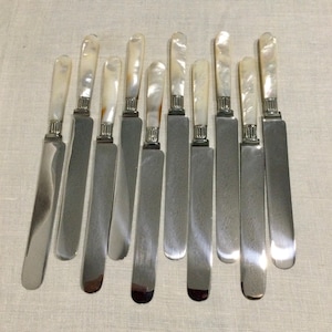 SET of 10 Elegant Vintage Mother of Pearl MOP Shell Handled Knives ~ Sheffield England