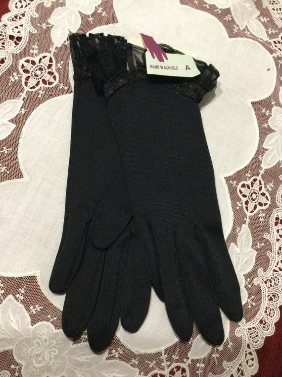 Vintage 1950’s 1960’s Nylon Stretch Gloves w/ Pre… - image 2