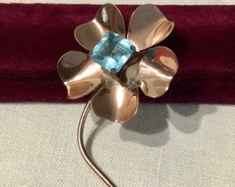 Vintage 1940's Art Deco Retro Stylized Flower Shaped Pin Brooch ~ Large Square Blue Zircon Glass Stone