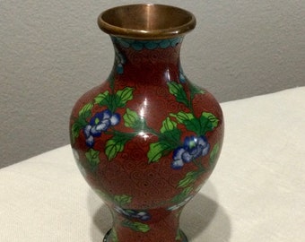 Vintage Chinese Export CLOISONNÉ Enamel on Copper ~ Small Cabinet Vase ~ Red with Blue & Green Floral Pattern ~ Beautifully Detailed Design