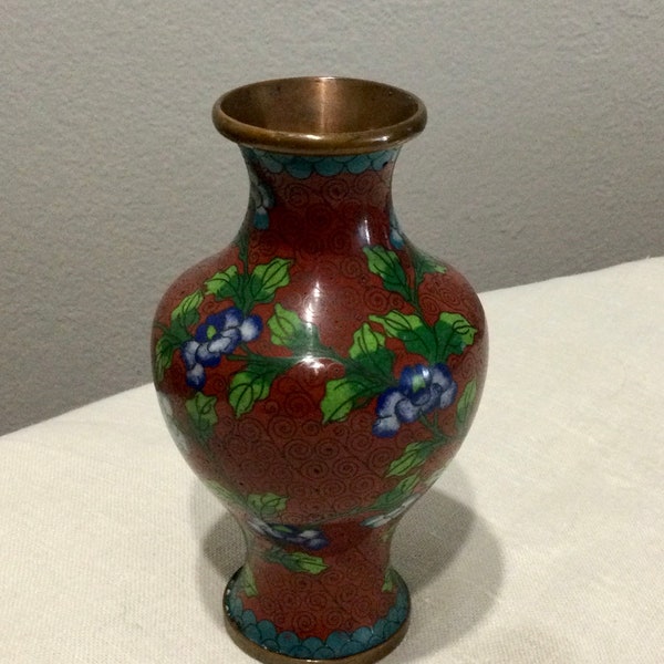 Vintage Chinese Export CLOISONNÉ Enamel on Copper ~ Small Cabinet Vase ~ Red with Blue & Green Floral Pattern ~ Beautifully Detailed Design