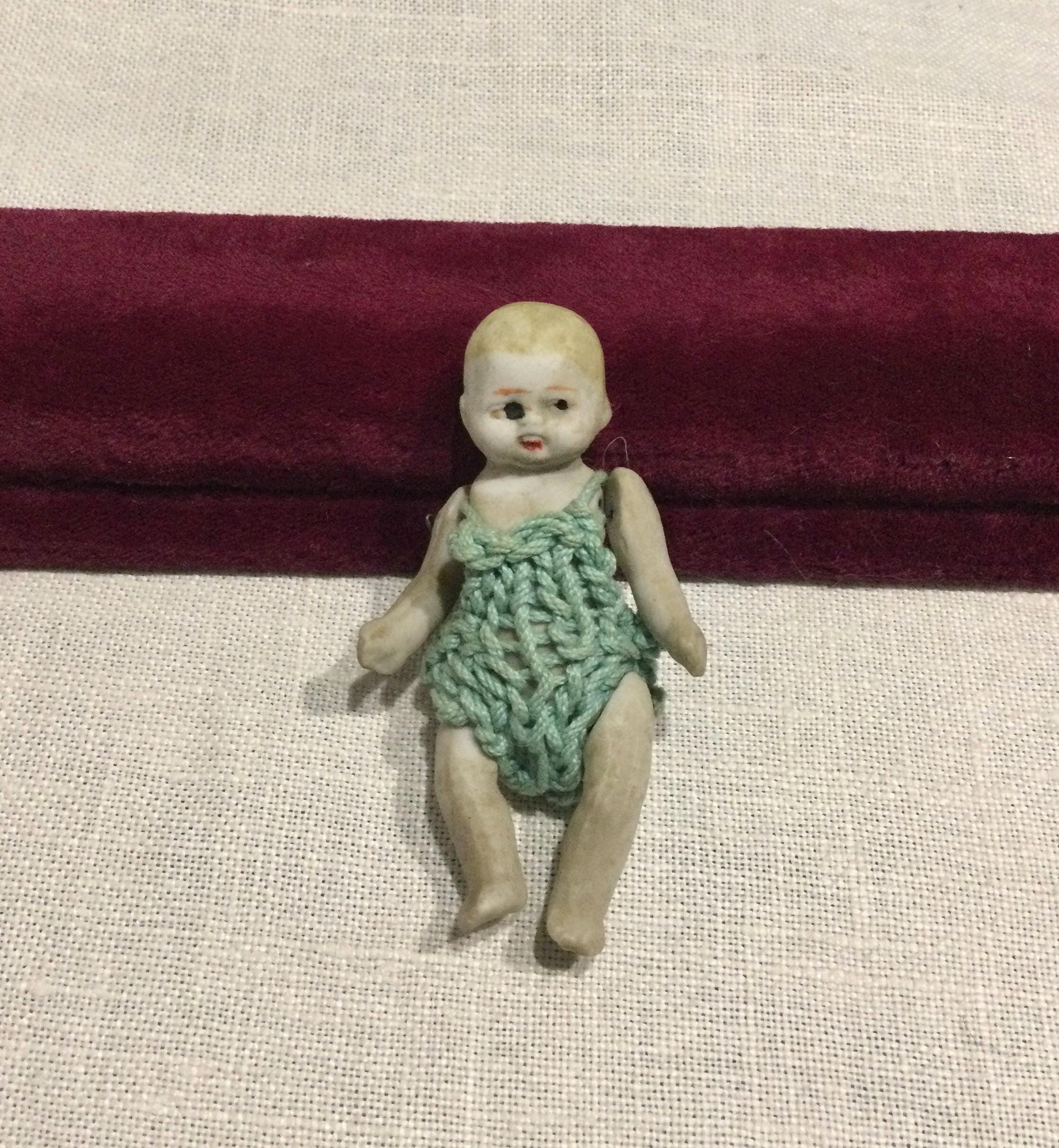 * antique baby doll ୨୧ * 小さな陶器製 の女の子 Denmark vintage miniature bisque doll ୨୧⁎༶ 陶器の小さな