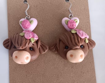 Pendientes de vaca de San Valentín: joyería de vaca hecha a mano con arcilla polimérica. Bonitos pendientes de San Valentín.