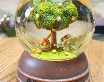 Vintage Marjolein Bastin Nature’s Sketchbook Apple Tree Snow Globe – “Gather Your Memories”