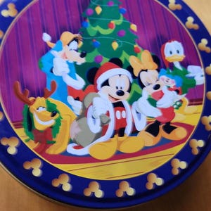 Vintage Disney Mickey and Minnie Mouse Figurine on Decorative Tin zdjęcie 4