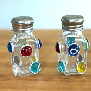 Handcrafted Wire Wrapped Salt and Pepper Shakers with Marble Accents, Beaded Salt and Pepper Shaker Set, Spice Shaker, Kitchen Gadget