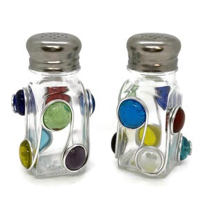 Handcrafted Wire Wrapped Salt and Pepper Shakers with Marble Accents, Beaded Salt and Pepper Shaker Set, Spice Shaker, Kitchen Gadget image 3