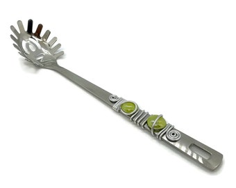 Paletta/cucchiaio per pasta con perline avvolto in filo metallico, manico lungo, gadget da cucina, pasta, cucchiaio per spaghetti, utensile da portata con perline, regalo hostess