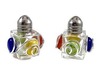 Beaded Mini Salt and Pepper Shakers: Wire Wrapped Kitchen Decor