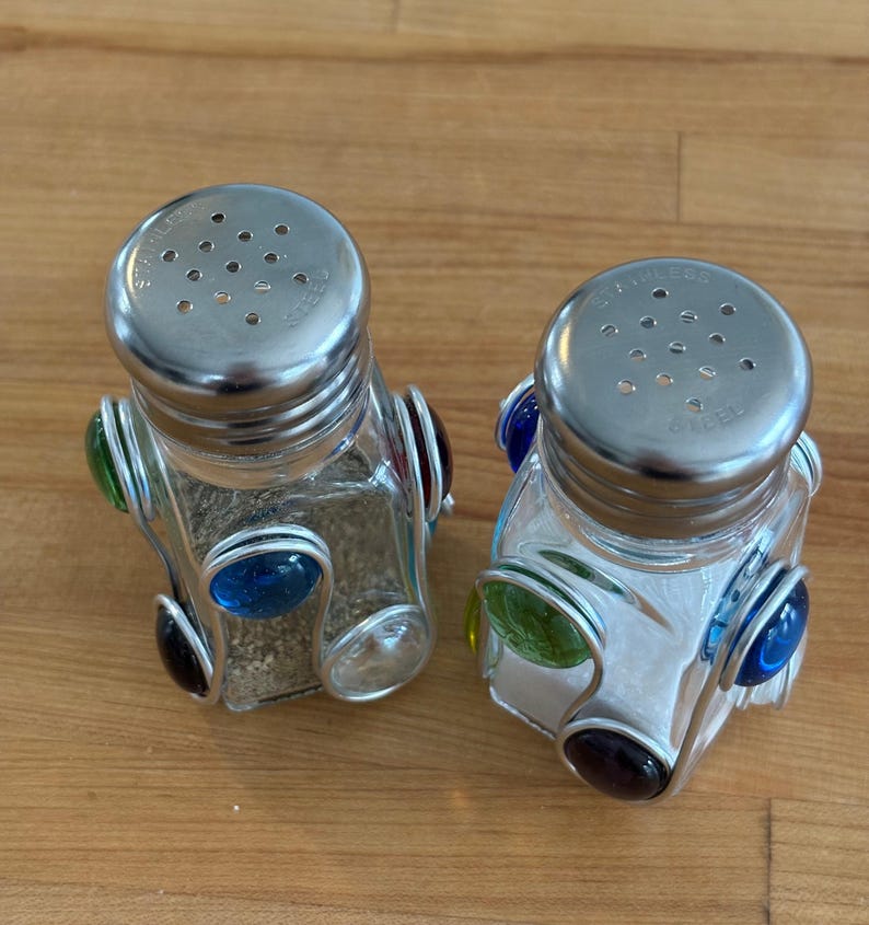 Handcrafted Wire Wrapped Salt and Pepper Shakers with Marble Accents, Beaded Salt and Pepper Shaker Set, Spice Shaker, Kitchen Gadget image 8