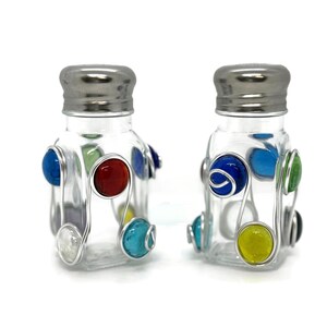 Handcrafted Wire Wrapped Salt and Pepper Shakers with Marble Accents, Beaded Salt and Pepper Shaker Set, Spice Shaker, Kitchen Gadget image 2
